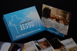 Mananciais de promessa  azul claro ( Jesus com Cruz ) ,cada